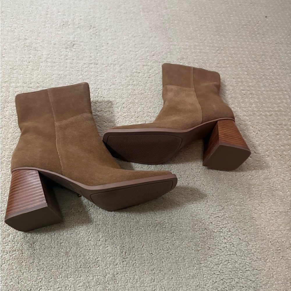 Crown Vintage Tan Heeled Boots - Picture 3 of 3